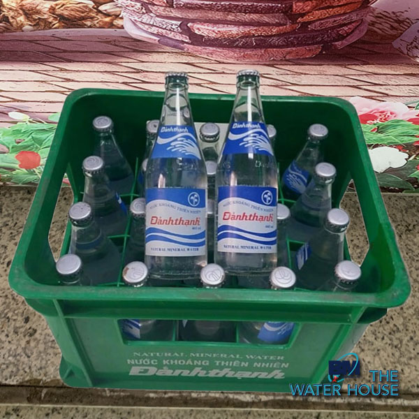 Nước khoáng đảnh thạnh chai thủy tinh 460ml có ga vị lạt (két 20 chai),